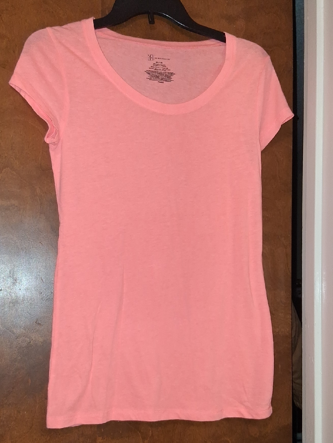 No Boundaries Lightweight Scoop Neck Short Sleeve Tee - Coral Pink